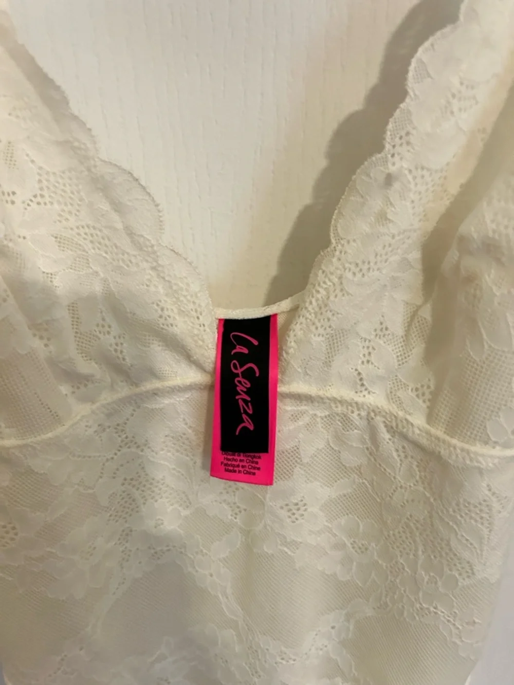 La SENZA Cream Lace V-Neck Bodysuit - Picture 3 of 4